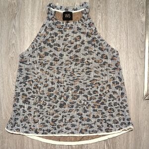W5 Women's Gray Leopard Print Top